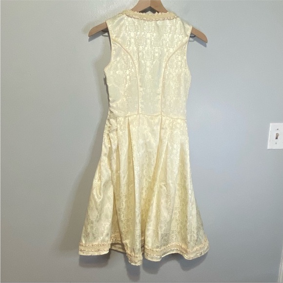 Scarlet darkness German drindl - Picture 5 of 5